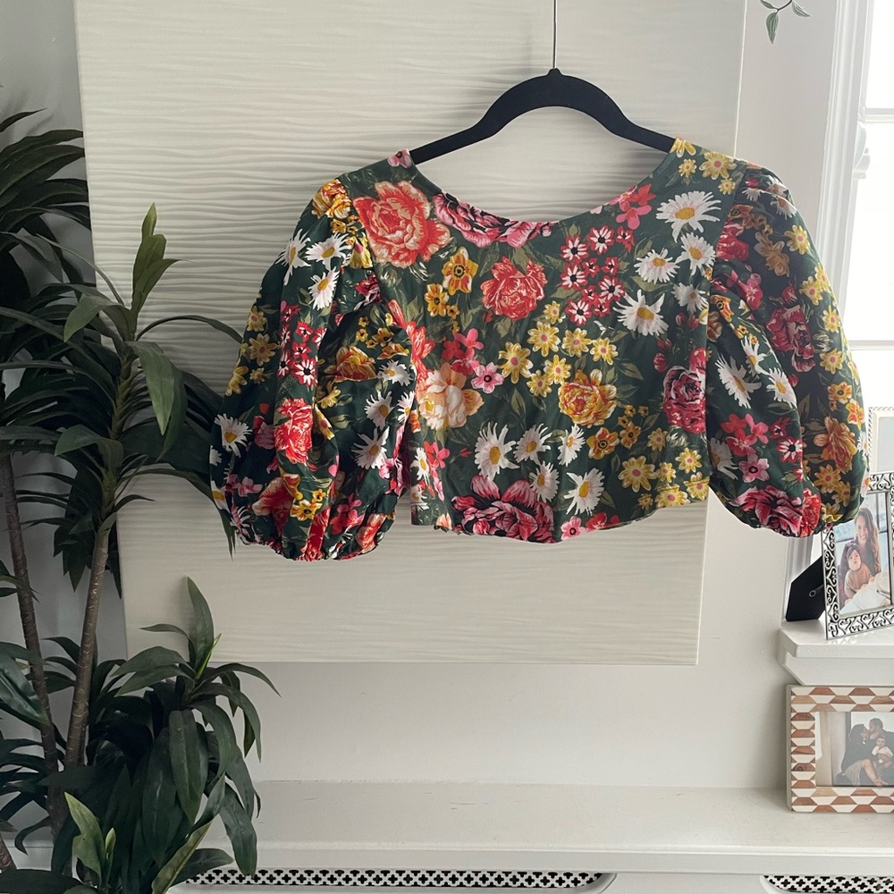 Cropped Floral Zara Blouse Size US S with Puffed Sleeves
